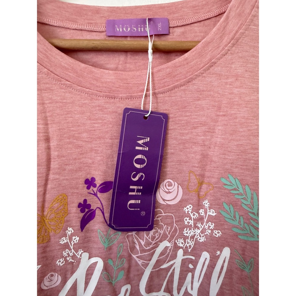 MOSHU Women's Graphic T-Shirt – Pink – "Be Still & Know" Floral – Size 2XL NWT - Picture 4 of 5